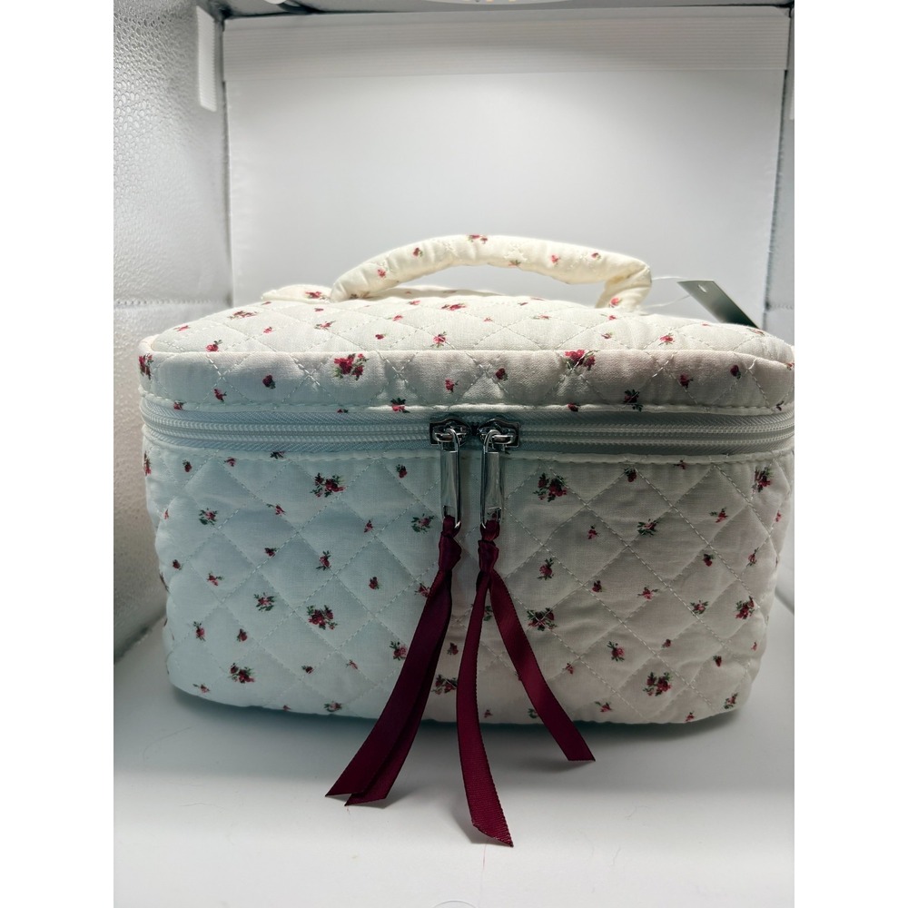 Wild Fable Cream Color with Roses Quilted Makeup Travel Bag - NWT